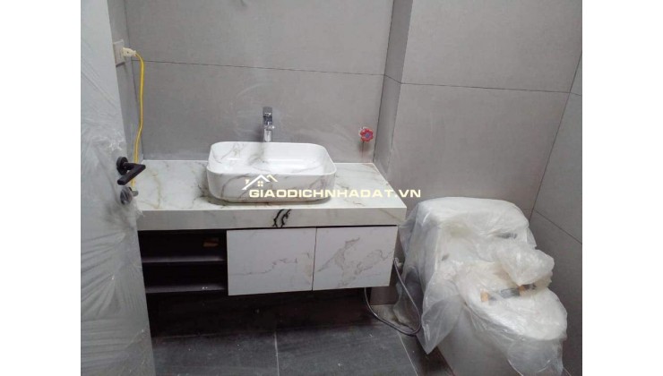 Nhà mình cho thuê nhà mới, hai cửa đi, Đội Cấn; vỉa hè 95m2* 5T- 31 Tr